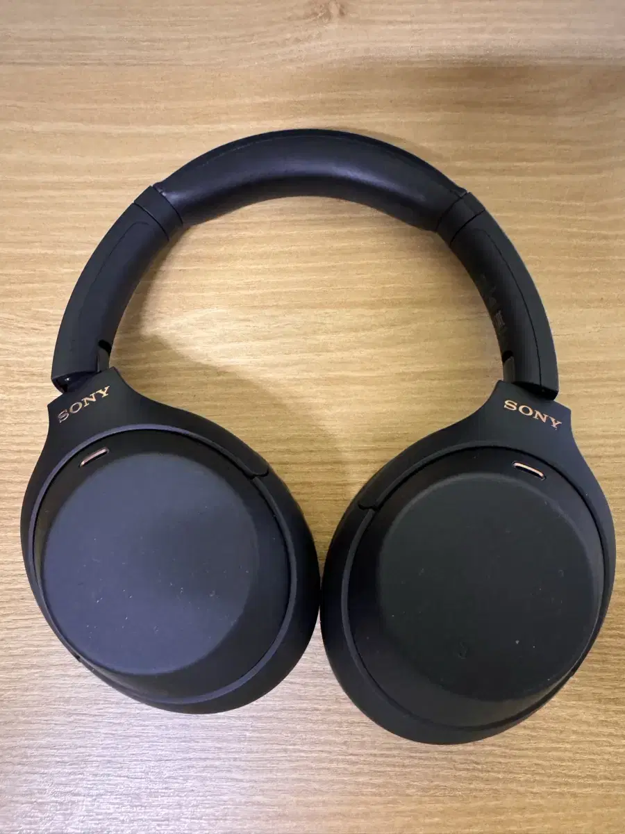 SONY WH-1000XM4 헤드폰